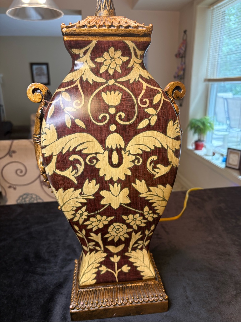 Vintage Chinoiserie Style Urn Table Lamp - Picture 2 of 12